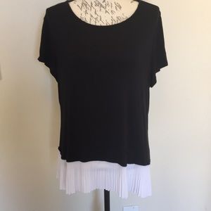 Elle black and white ruffle top / XL